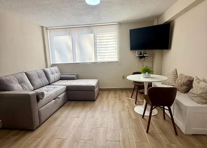 In Del Valle Norte Apartment